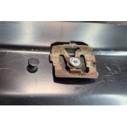 Pin pentru fixarea clemelor de fixare a ornamentelor ferestrelor 65-73