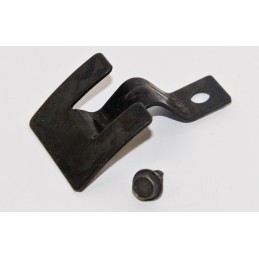 Clemă de fixare a ornamentului inferior al parbrizului 69-70